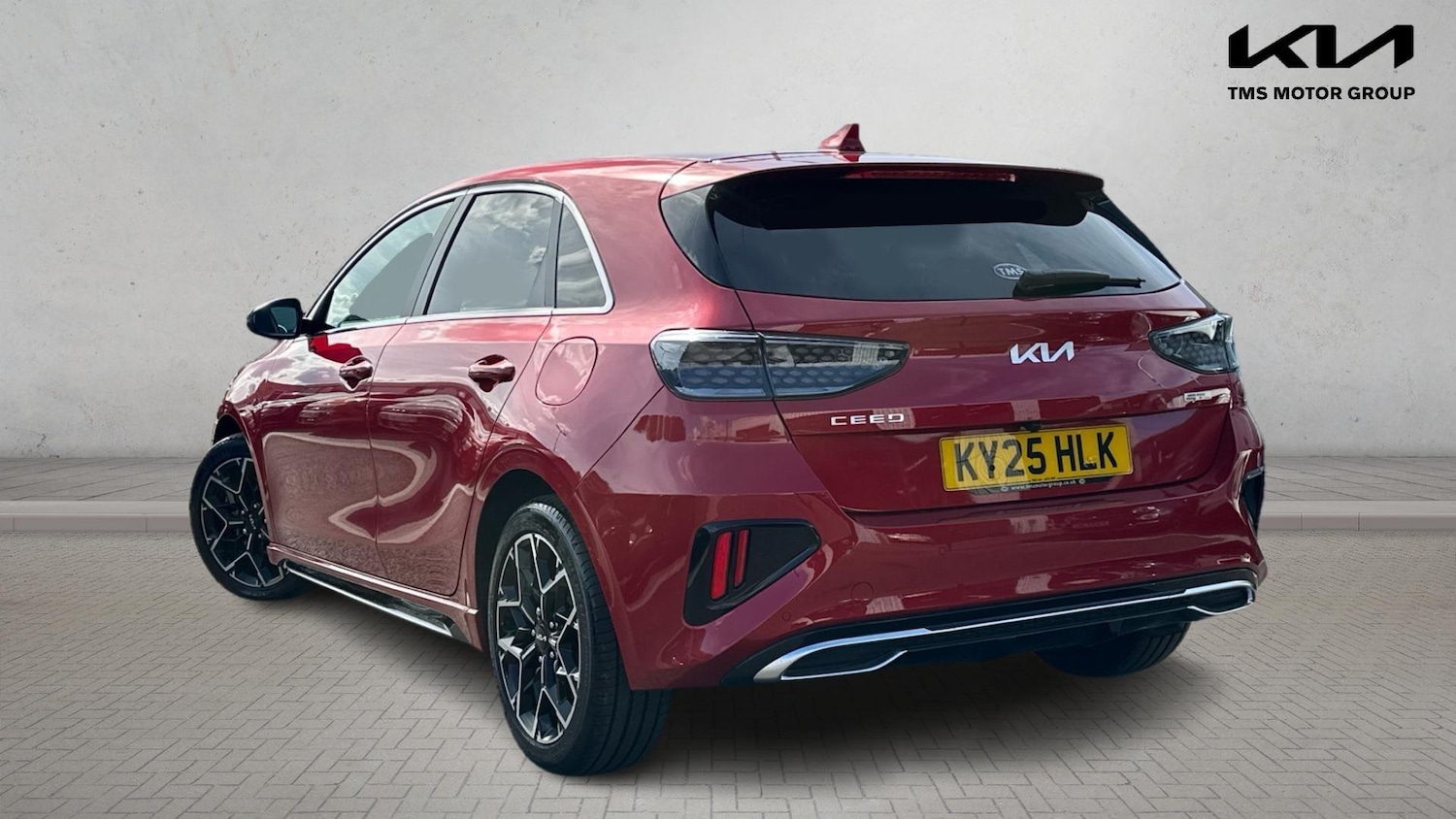 Used Kia Ceed 2025 for sale - 76336925: Photo 2