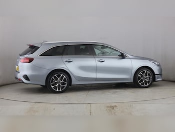 Used Kia Ceed 2025 for sale - 78934670: Photo