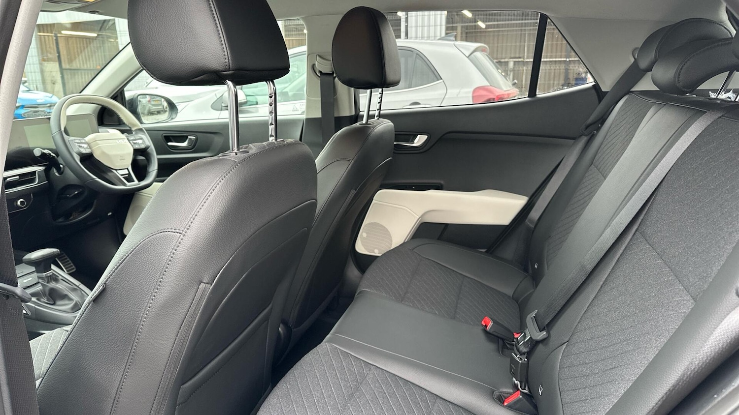 Used Kia Stonic 2026 for sale - 77993521: Photo 9