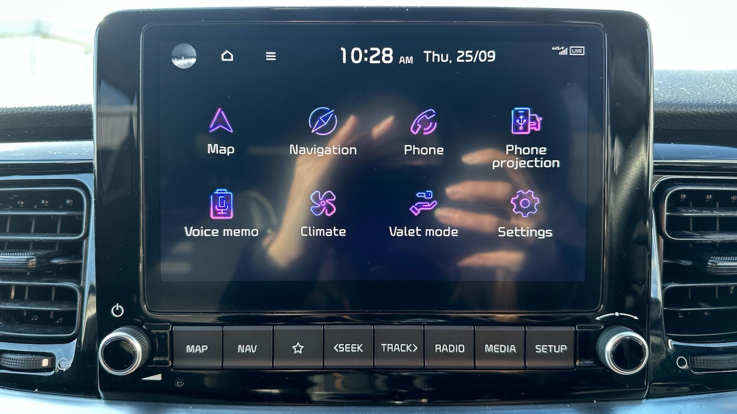 Used Kia Stonic 2024 for sale - 76336216: Photo 11