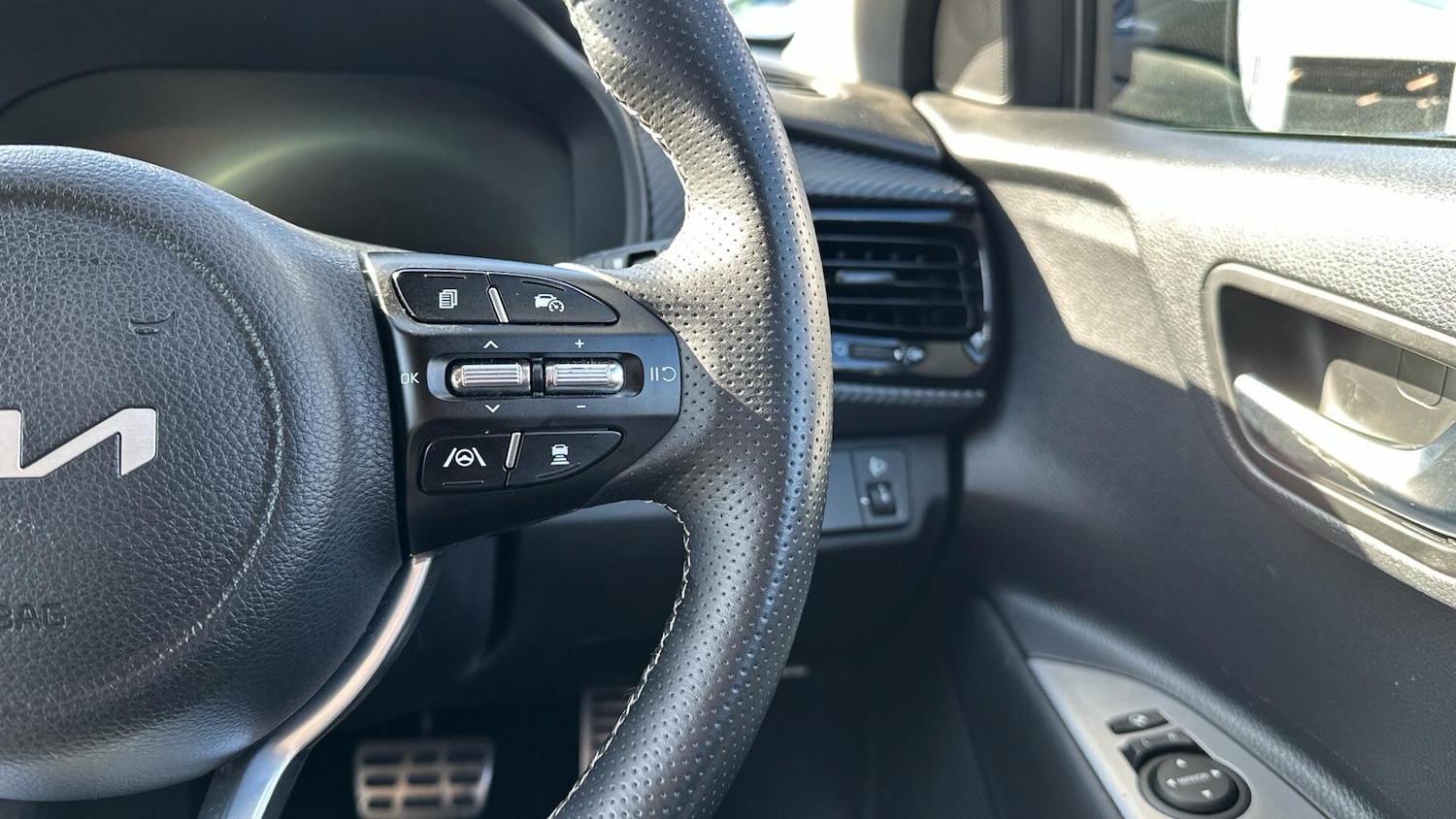 Used Kia Stonic 2024 for sale - 76336216: Photo 15