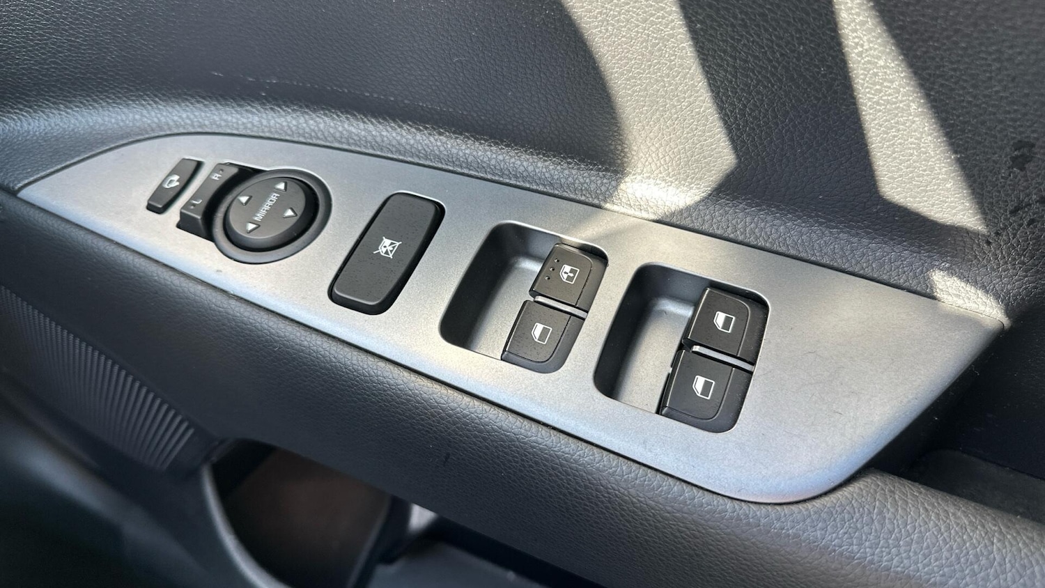 Used Kia Stonic 2024 for sale - 76336216: Photo 19