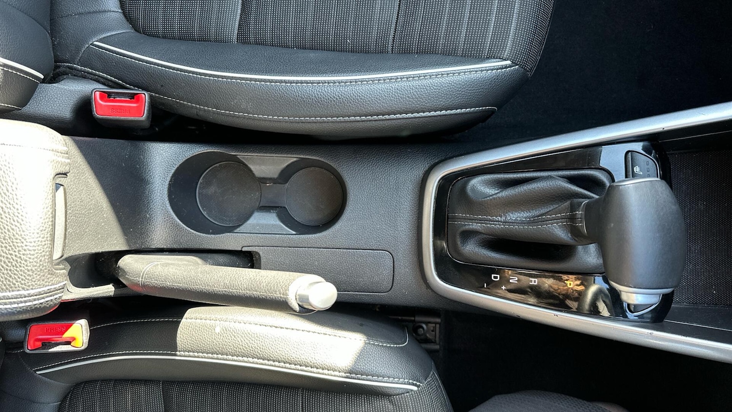 Used Kia Stonic 2024 for sale - 76336216: Photo 21