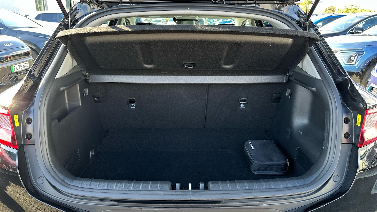 Used Kia Stonic 2024 for sale - 76336216: Photo 8