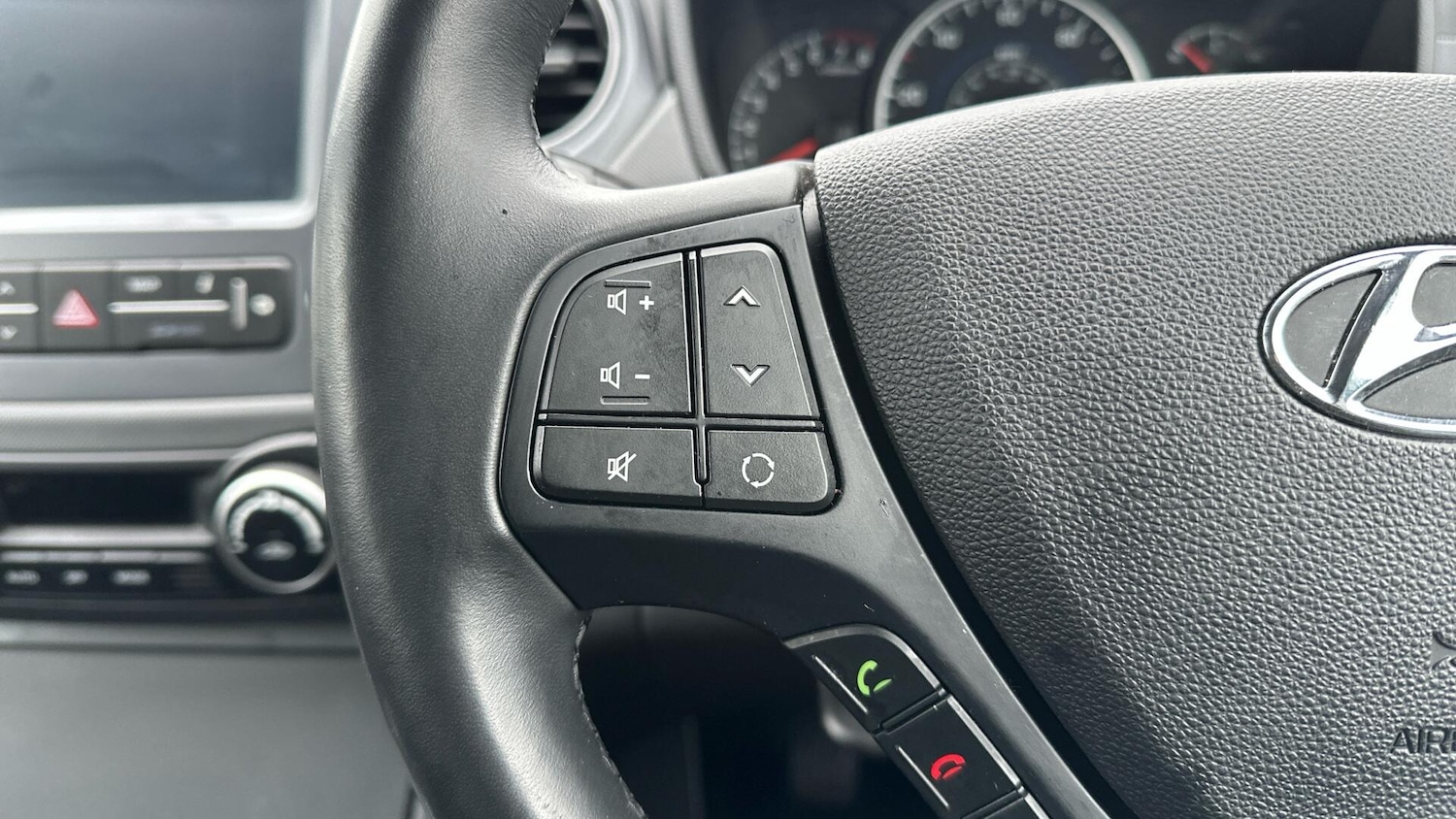 Used Hyundai i10 2019 for sale - 77598344: Photo 13