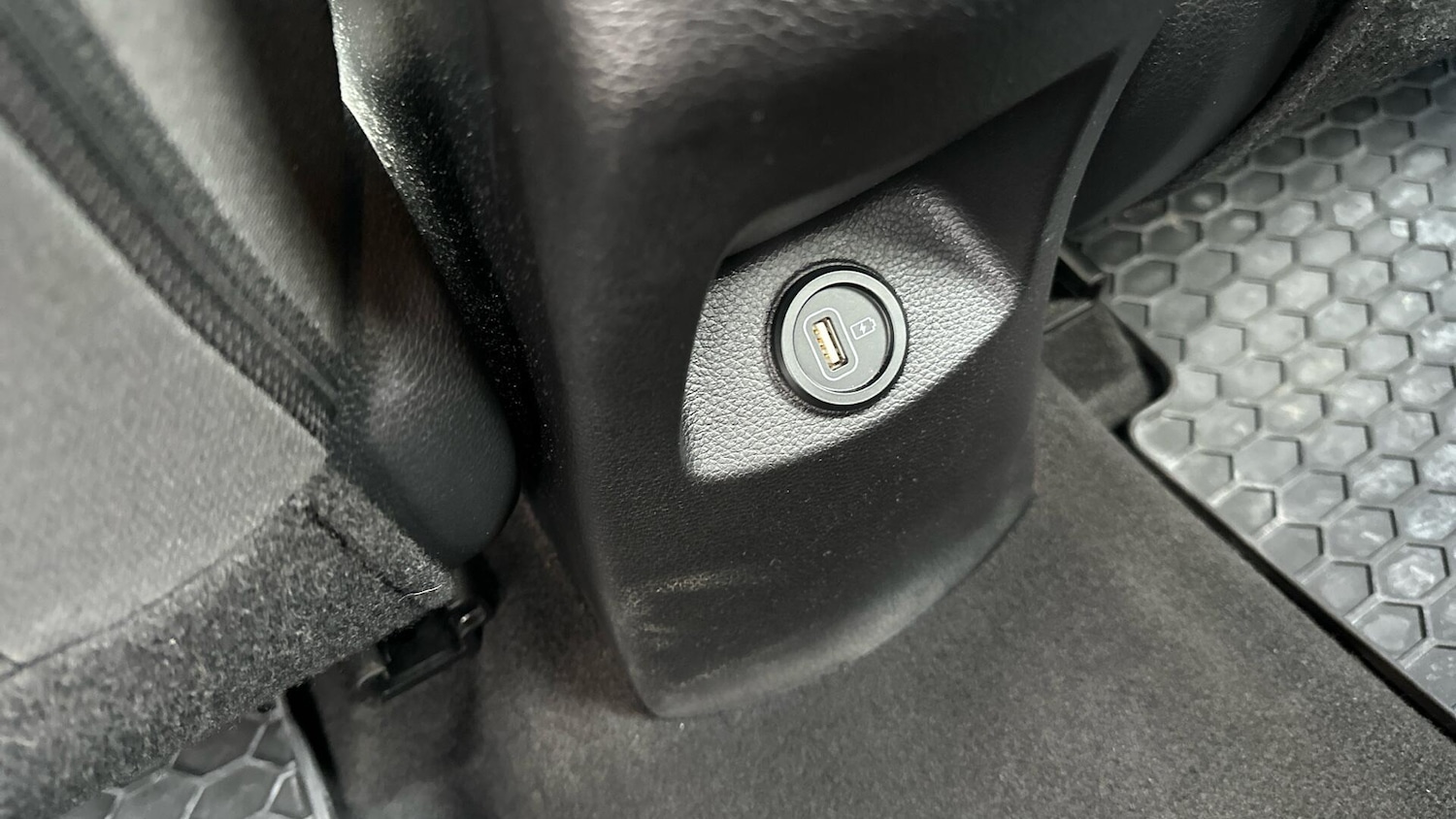 Used Kia Stonic 2022 for sale - 76336290: Photo 29