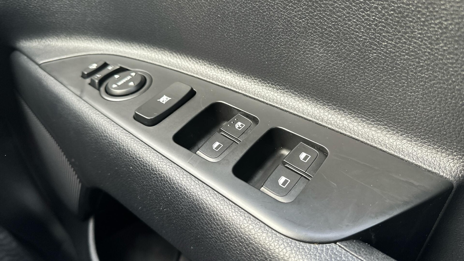 Used Kia Stonic 2022 for sale - 76336290: Photo 33