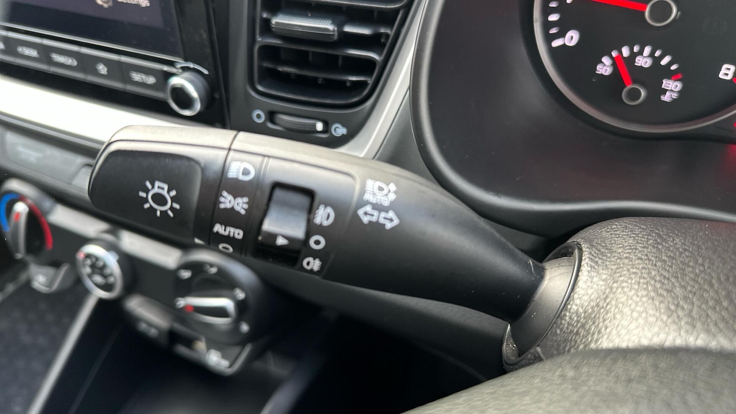 Used Kia Stonic 2022 for sale - 76336290: Photo 36