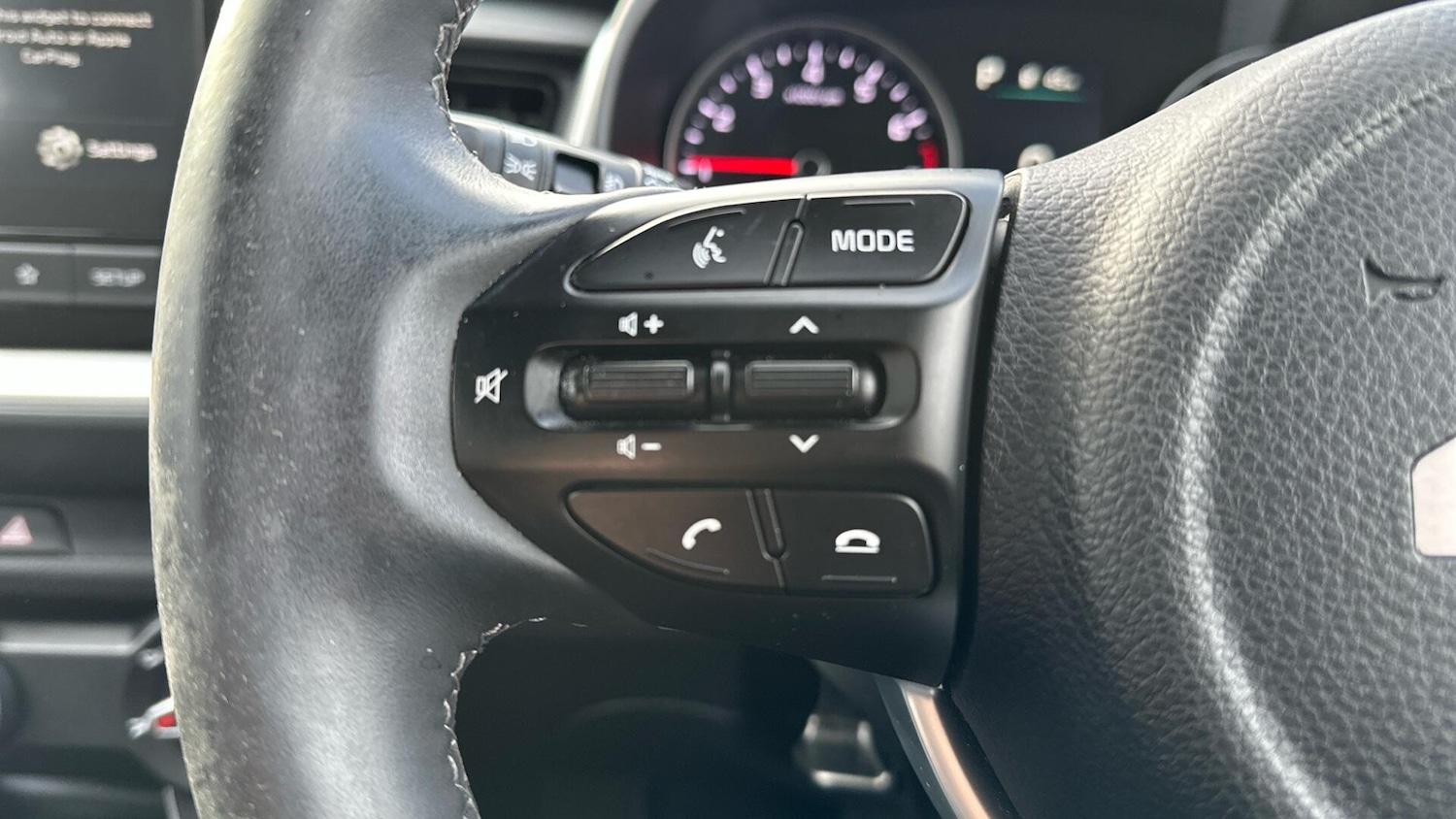 Used Kia Stonic 2022 for sale - 76336290: Photo 37