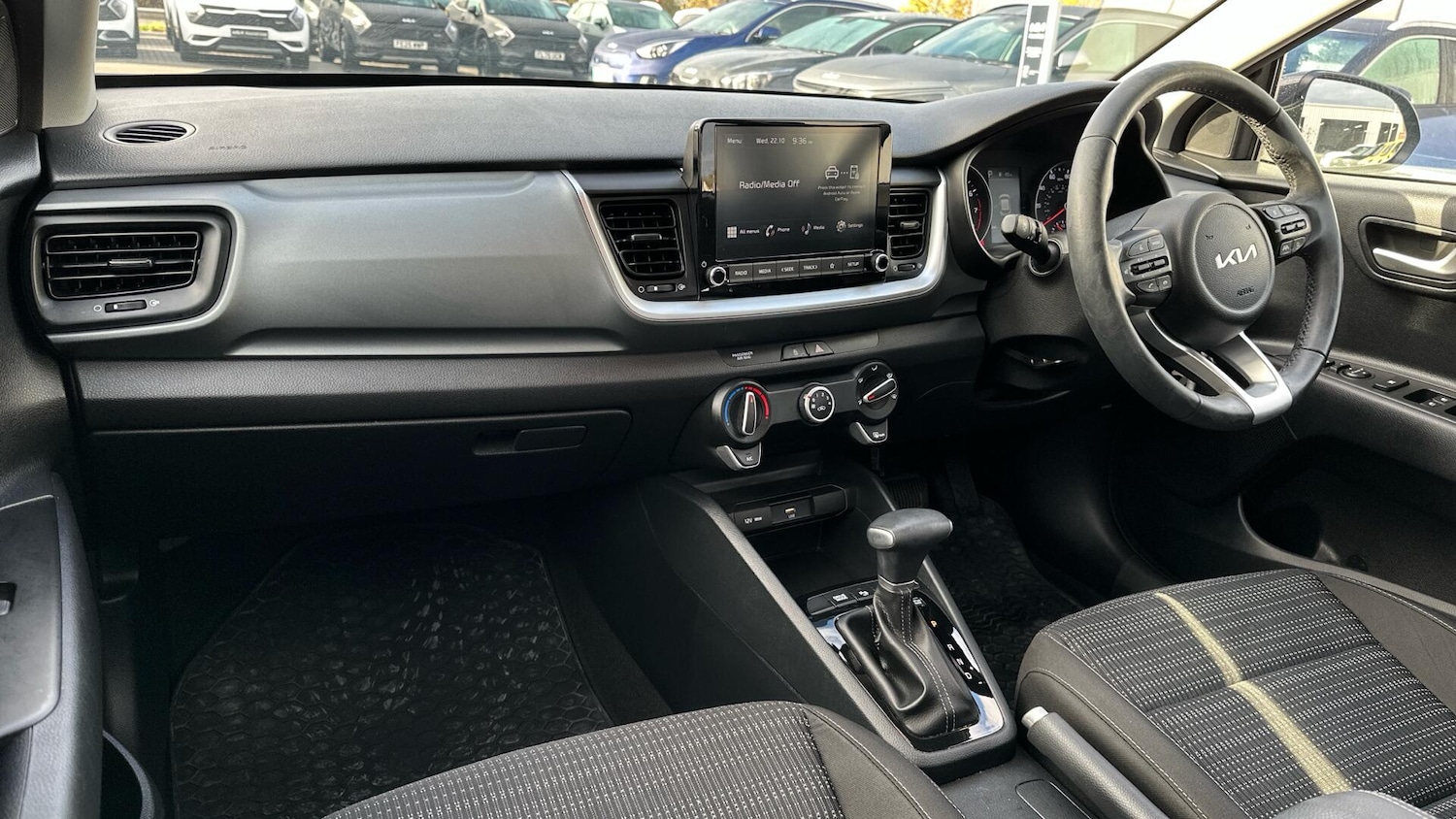 Used Kia Stonic 2022 for sale - 76336290: Photo 4