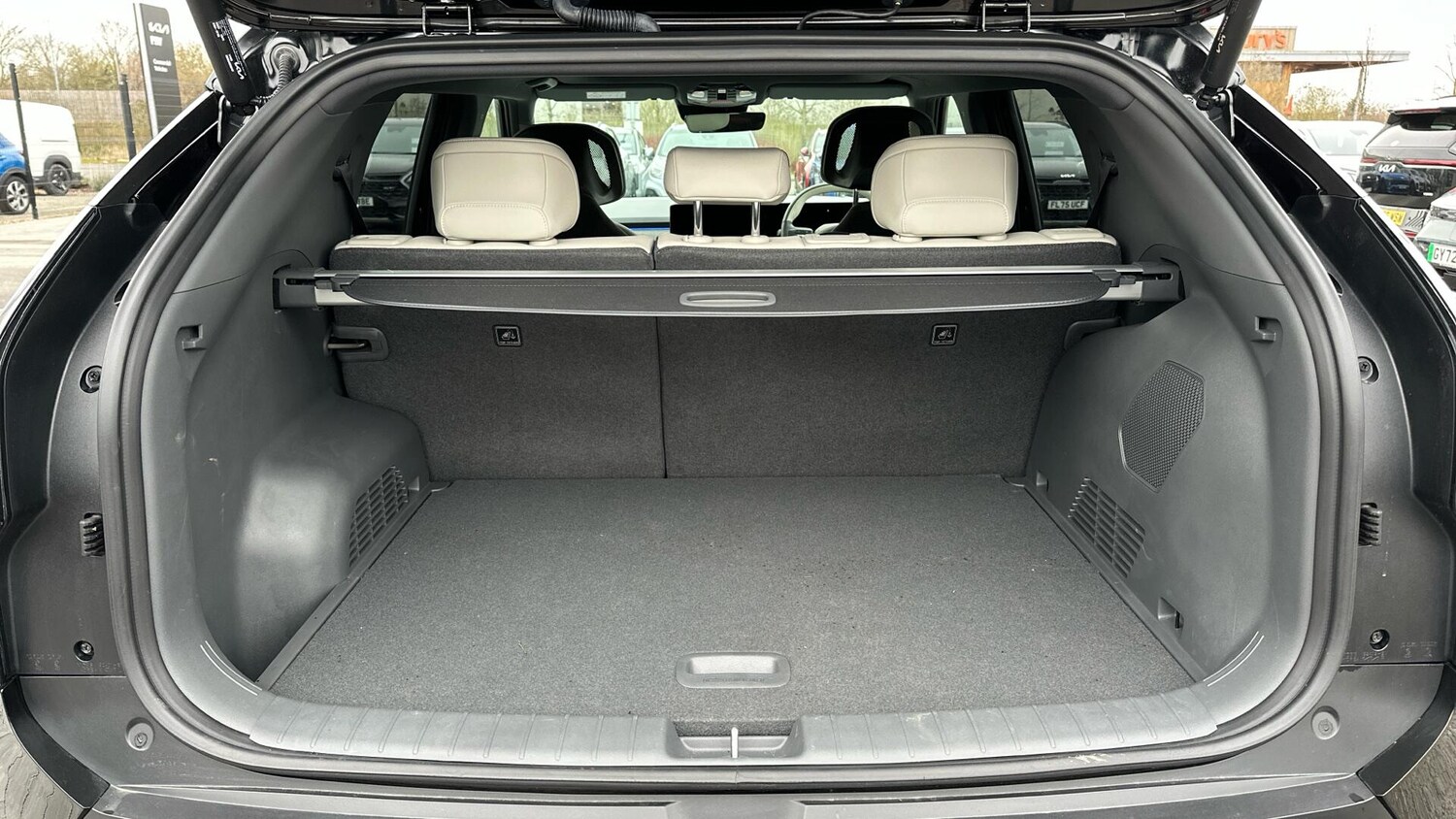 Used Kia EV3 2025 for sale - 77673212: Photo 8