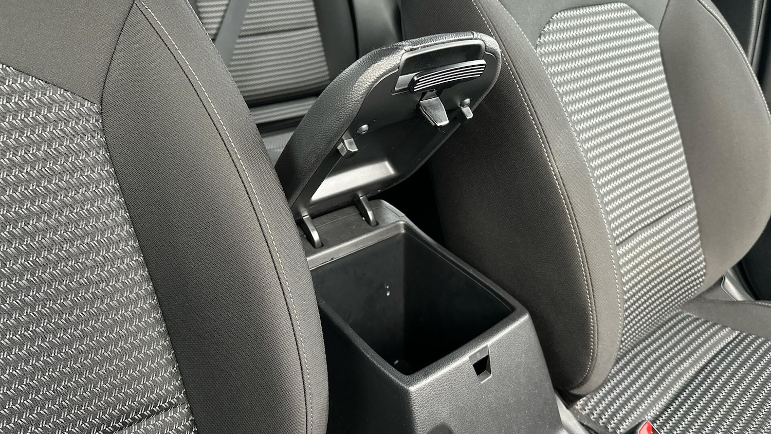 Used Kia XCeed 2025 for sale - 76336183: Photo 21