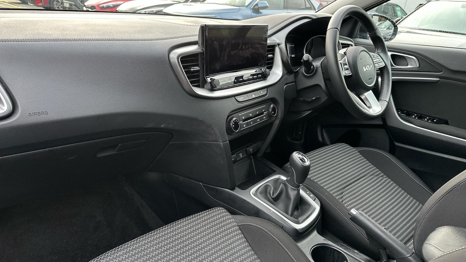 Used Kia XCeed 2025 for sale - 76336183: Photo 3