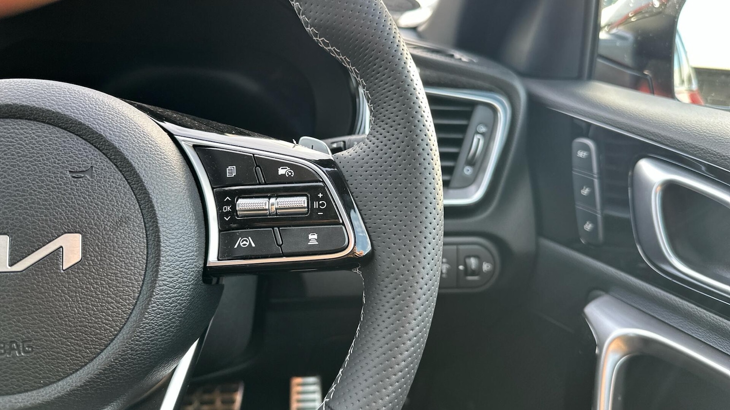 Used Kia XCeed 2025 for sale - 76337383: Photo 15