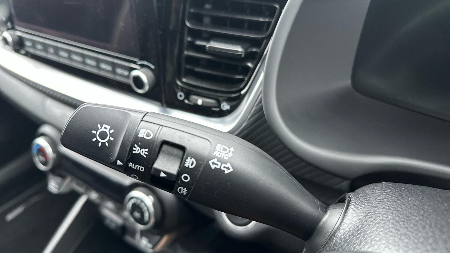 Used Kia Stonic 2025 for sale - 77550319: Photo 16