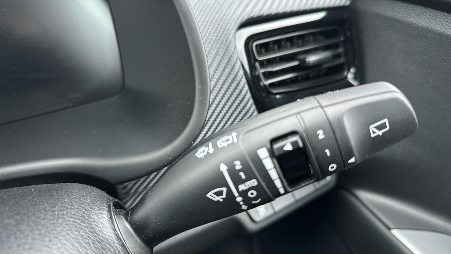 Used Kia Stonic 2025 for sale - 77550319: Photo 17