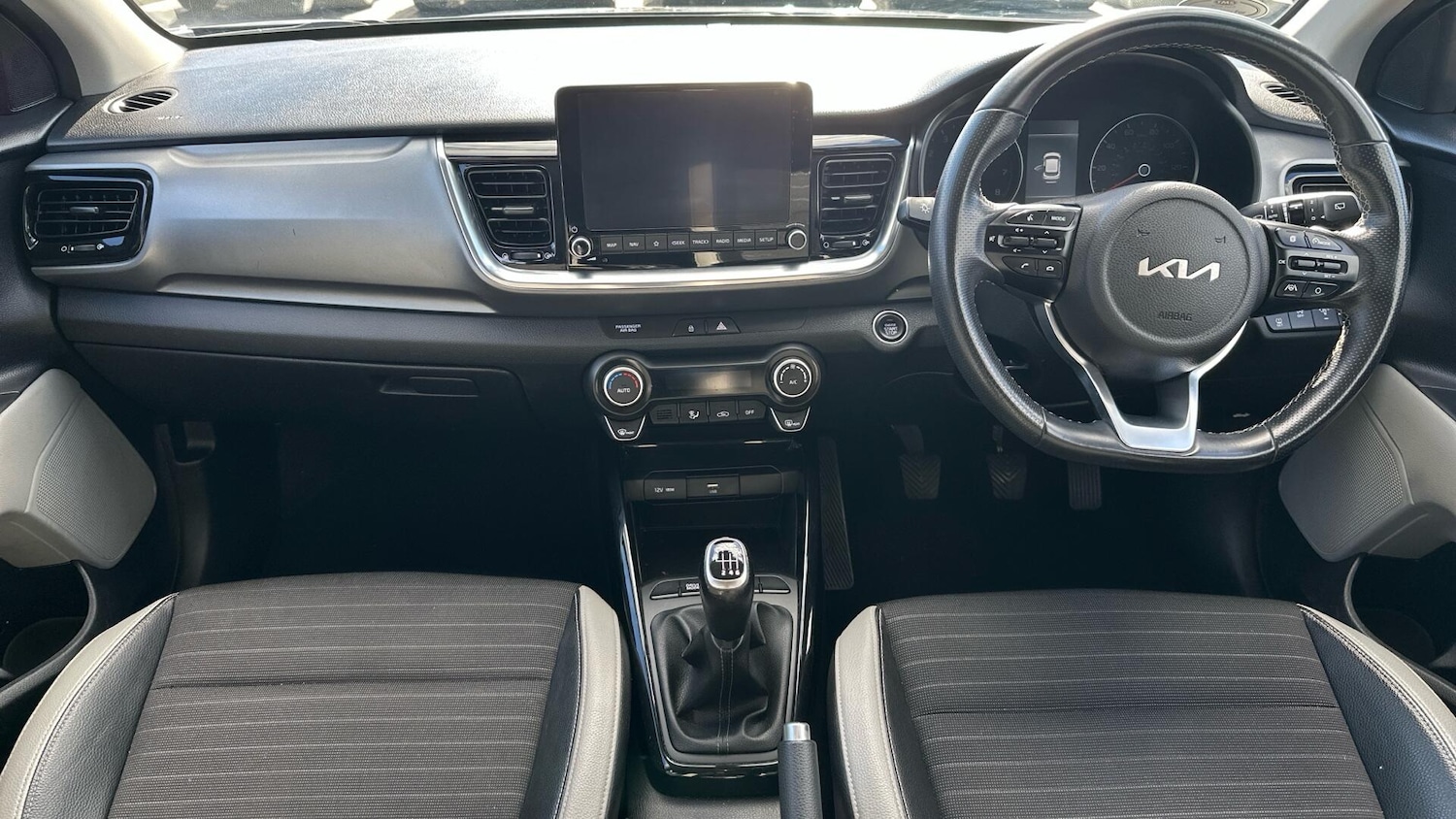 Used Kia Stonic 2021 for sale - 76336780: Photo 6