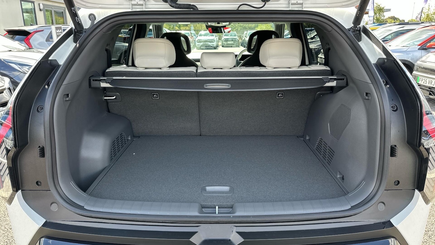 Used Kia EV3 2025 for sale - 76585155: Photo 8