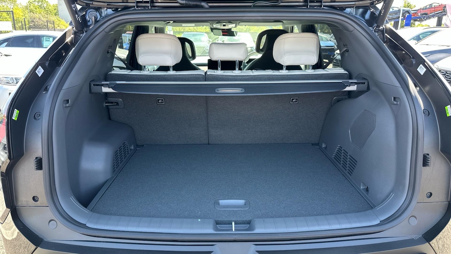 Used Kia EV3 2025 for sale - 76336764: Photo 8