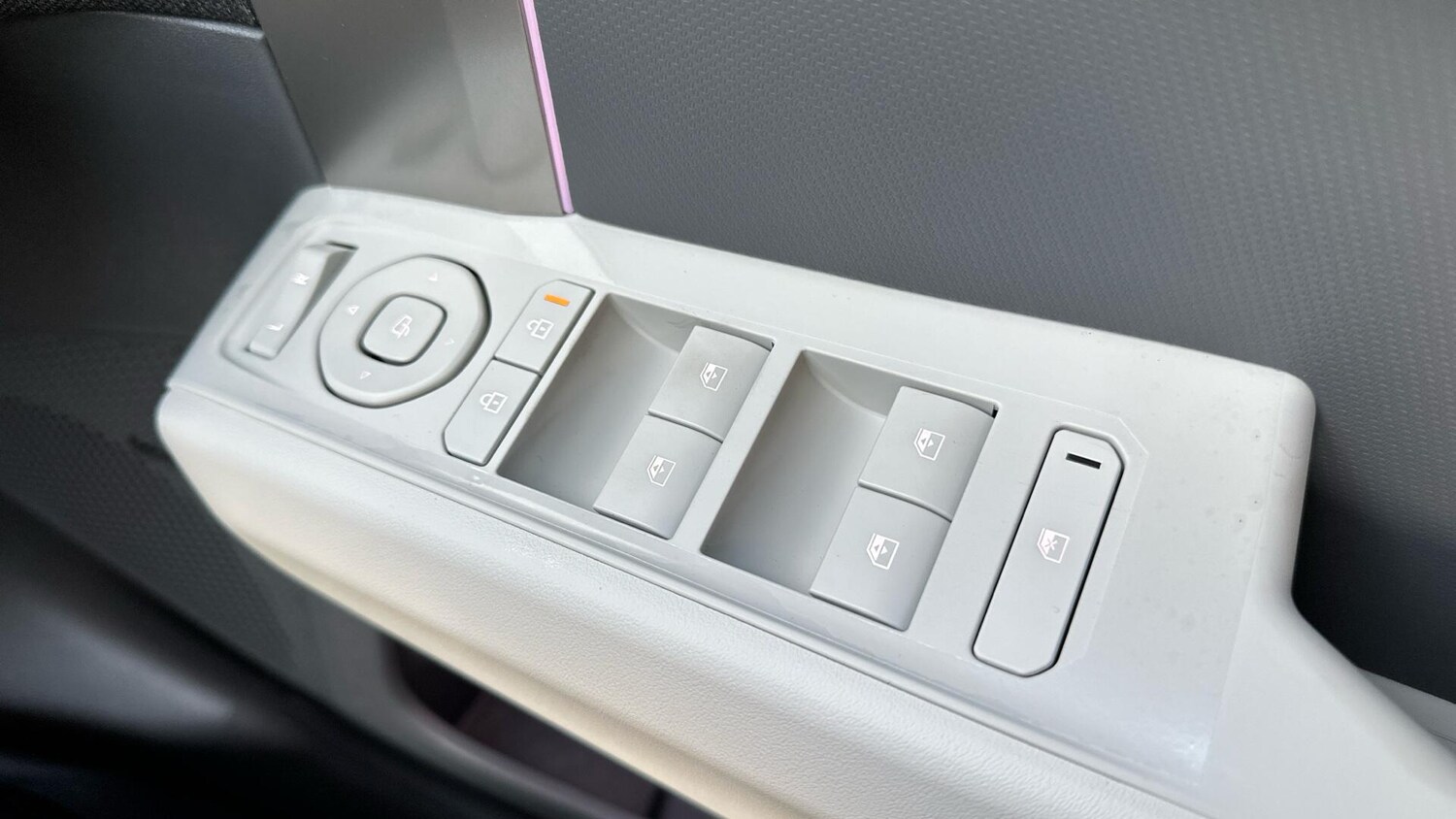 Used Kia EV3 2026 for sale - 77673129: Photo 25