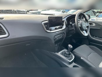 Used Kia Ceed 2025 for sale - 77550103: Photo