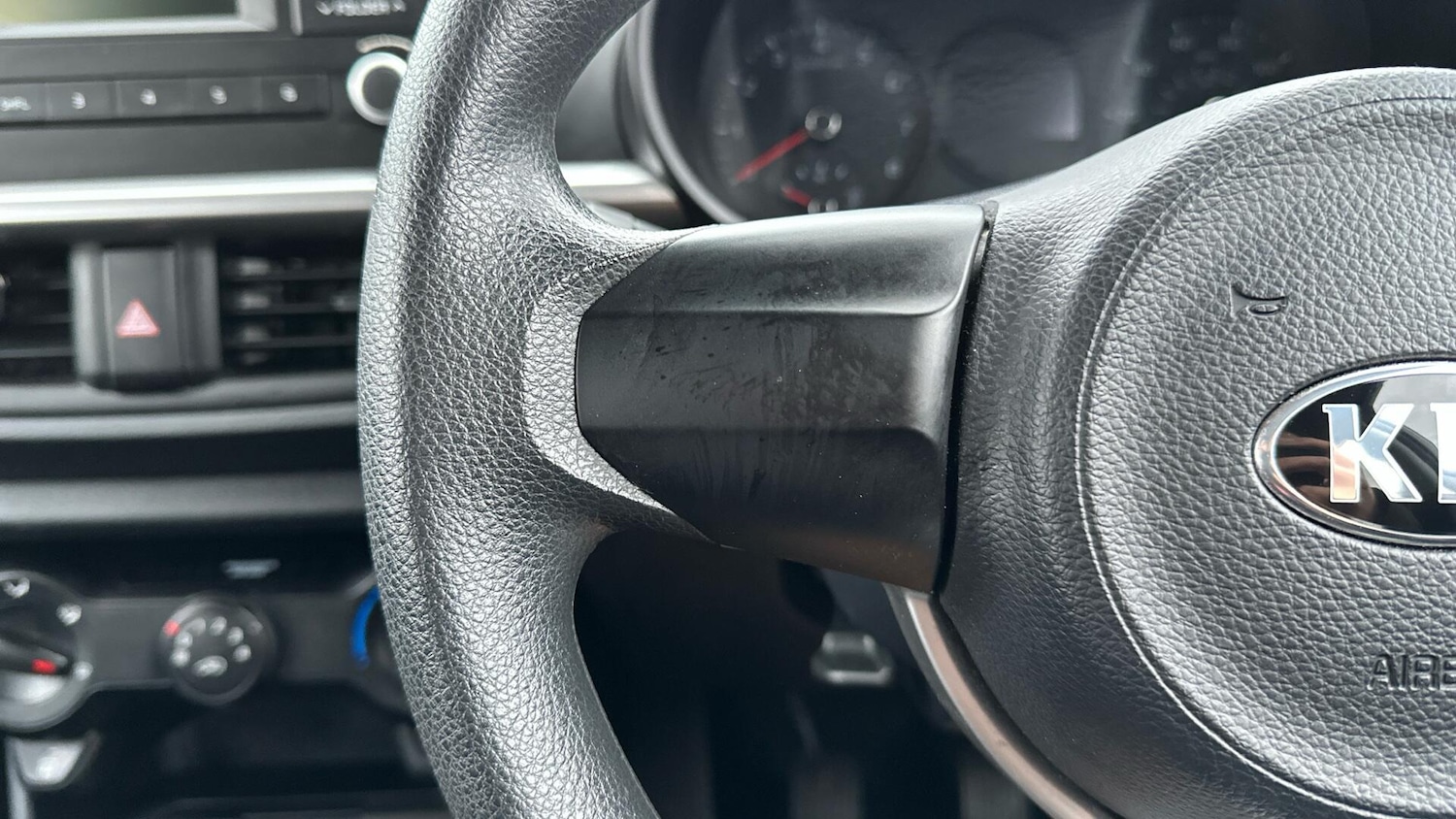 Used Kia Picanto 2018 for sale - 76632772: Photo 11