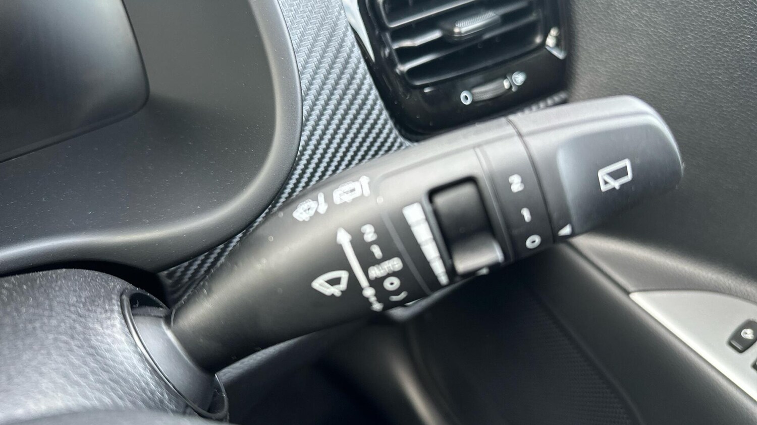 Used Kia Stonic 2025 for sale - 76336735: Photo 17