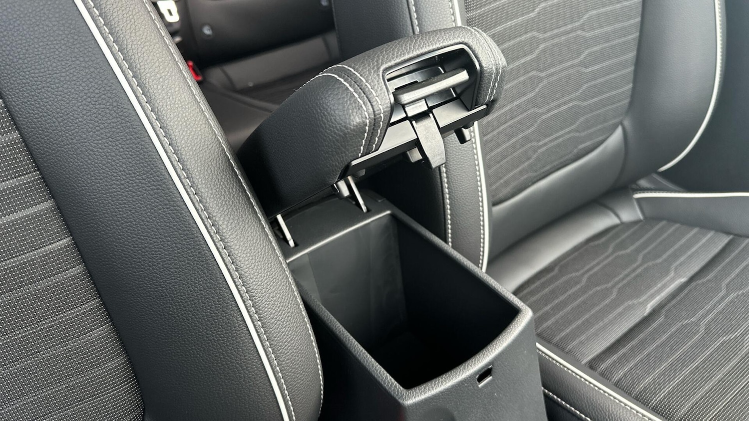 Used Kia Stonic 2025 for sale - 76336735: Photo 23