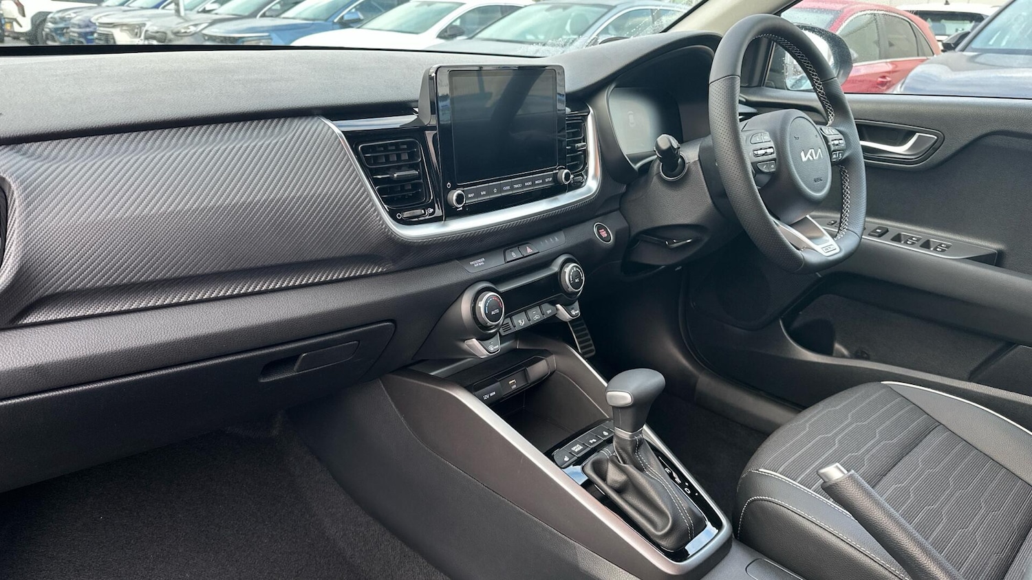 Used Kia Stonic 2025 for sale - 76336735: Photo 3