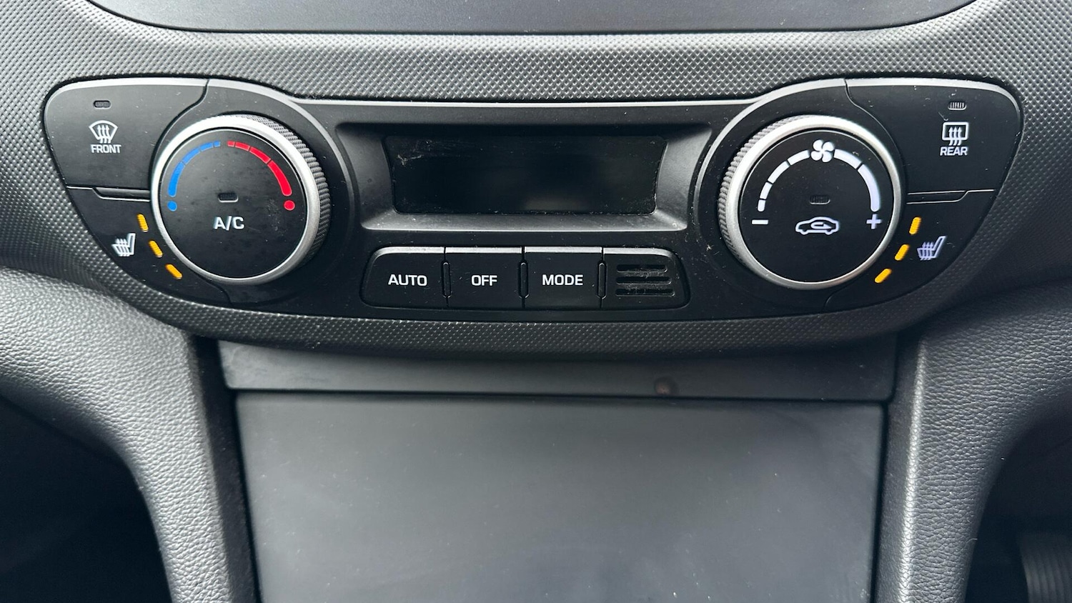 Used Hyundai i10 2019 for sale - 77673204: Photo 20