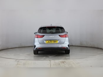 Used Kia Ceed 2025 for sale - 77970623: Photo