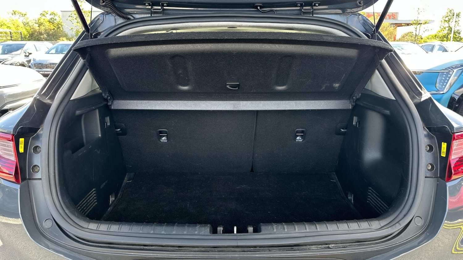 Used Kia Stonic 2021 for sale - 76657717: Photo 8