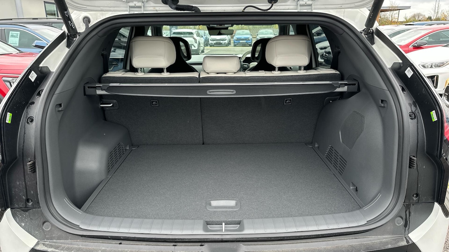 Used Kia EV3 2025 for sale - 76865957: Photo 8