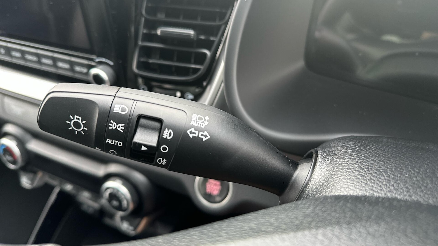 Used Kia Stonic 2025 for sale - 77073895: Photo 15