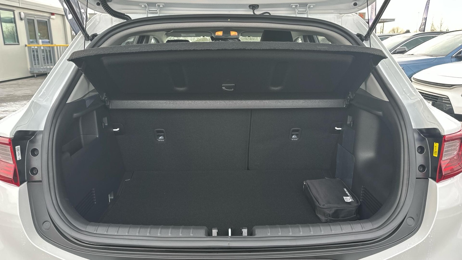 Used Kia Stonic 2025 for sale - 77073895: Photo 8