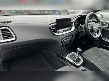 Used Kia Ceed 2022 for sale - 77066860: Photo