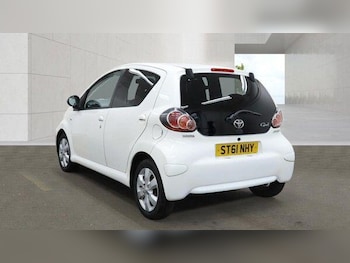 Used Toyota AYGO 2011 for sale - 79225296: Photo