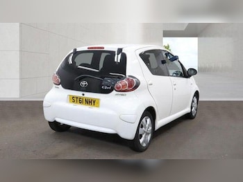 Used Toyota AYGO 2011 for sale - 79225296: Photo