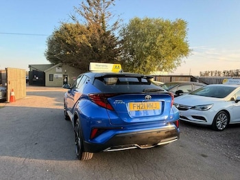 Used Toyota C-HR 2021 for sale - 79181652: Photo