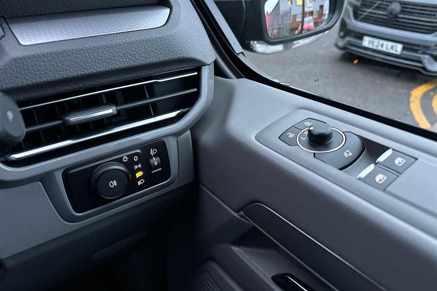 Used Volkswagen Transporter 2025 for sale - 76800309: Photo 17