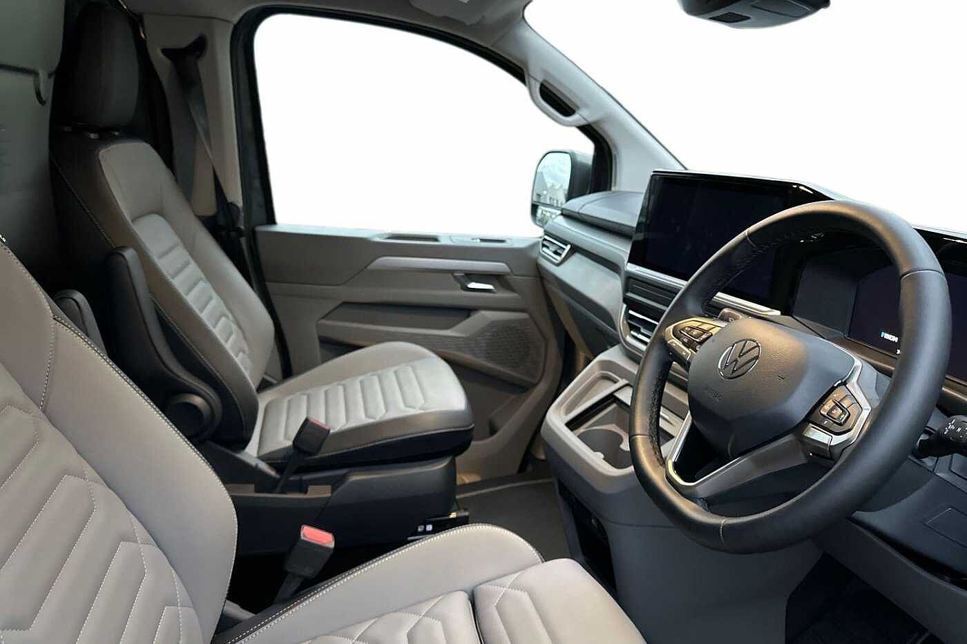 Used Volkswagen Transporter 2025 for sale - 76800309: Photo 6