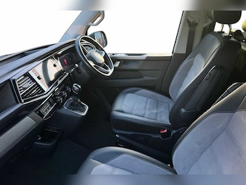 Used Volkswagen Caravelle 2021 for sale - 76888242: Photo