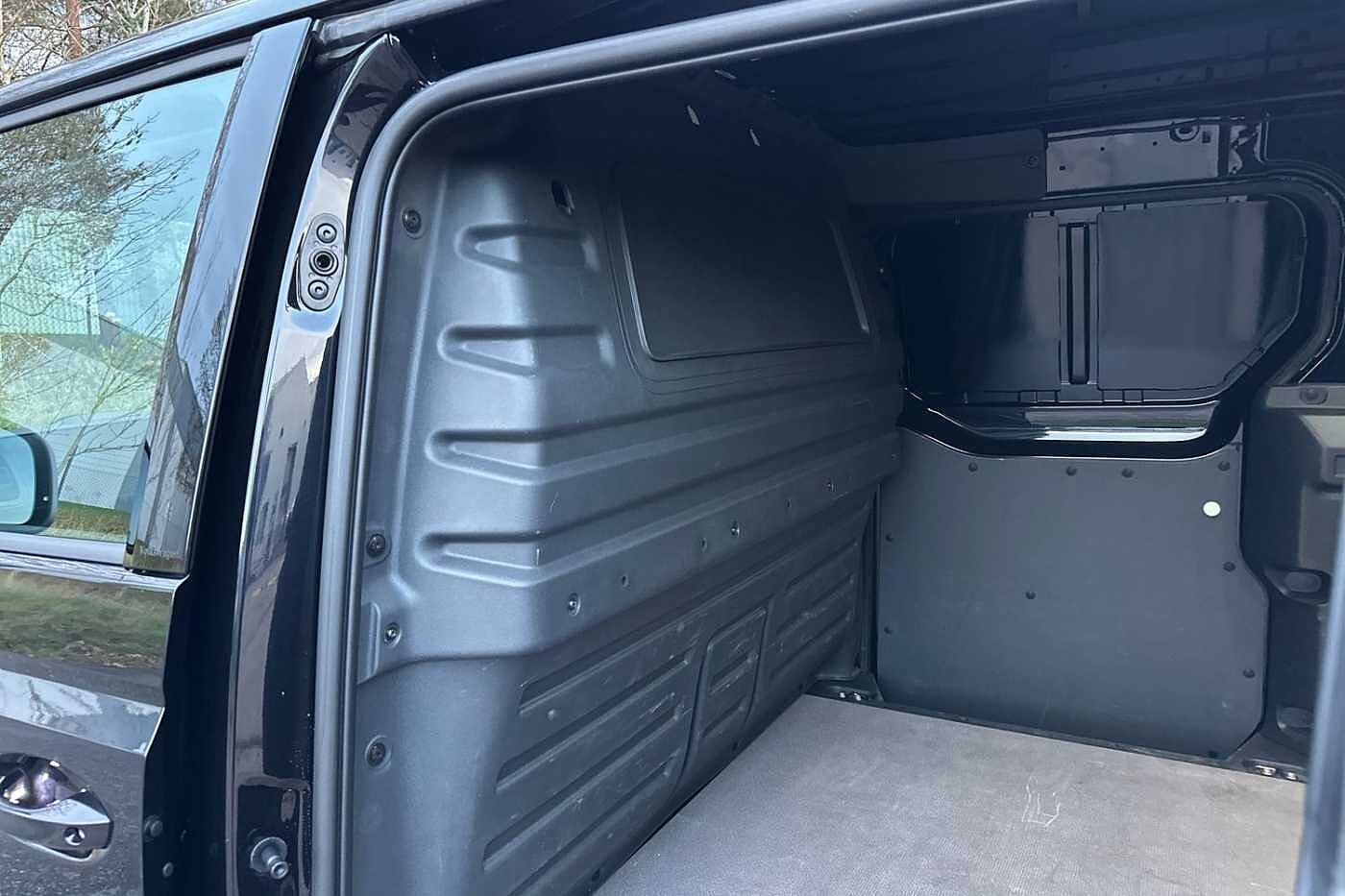 Used Volkswagen ID. Buzz Cargo 2024 for sale - 76514430: Photo 14