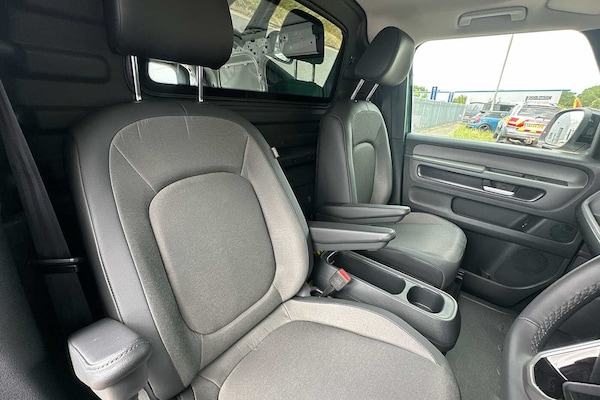 Used Volkswagen ID. Buzz Cargo 2025 for sale - 75015157: Photo 12