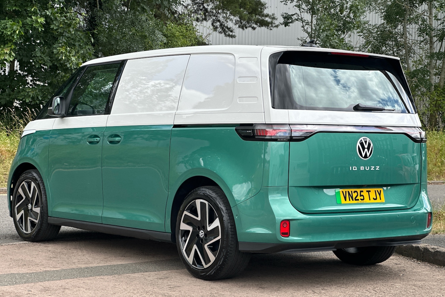 Used Volkswagen ID. Buzz Cargo 2025 for sale - 75015157: Photo 23