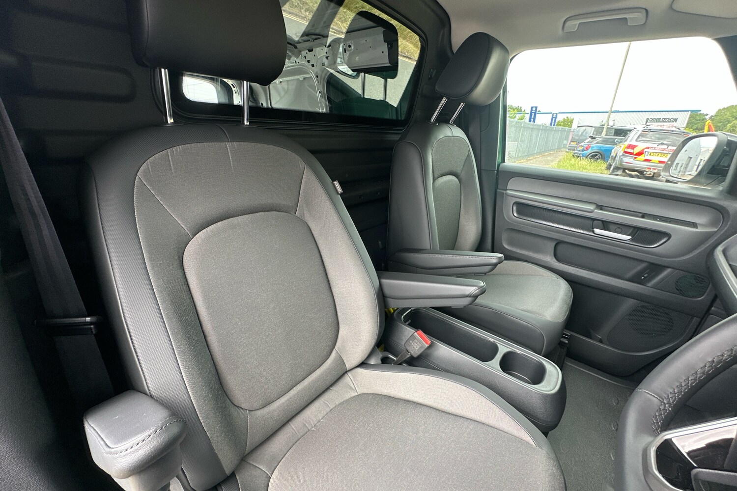 Used Volkswagen ID. Buzz Cargo 2025 for sale - 75015157: Photo 32