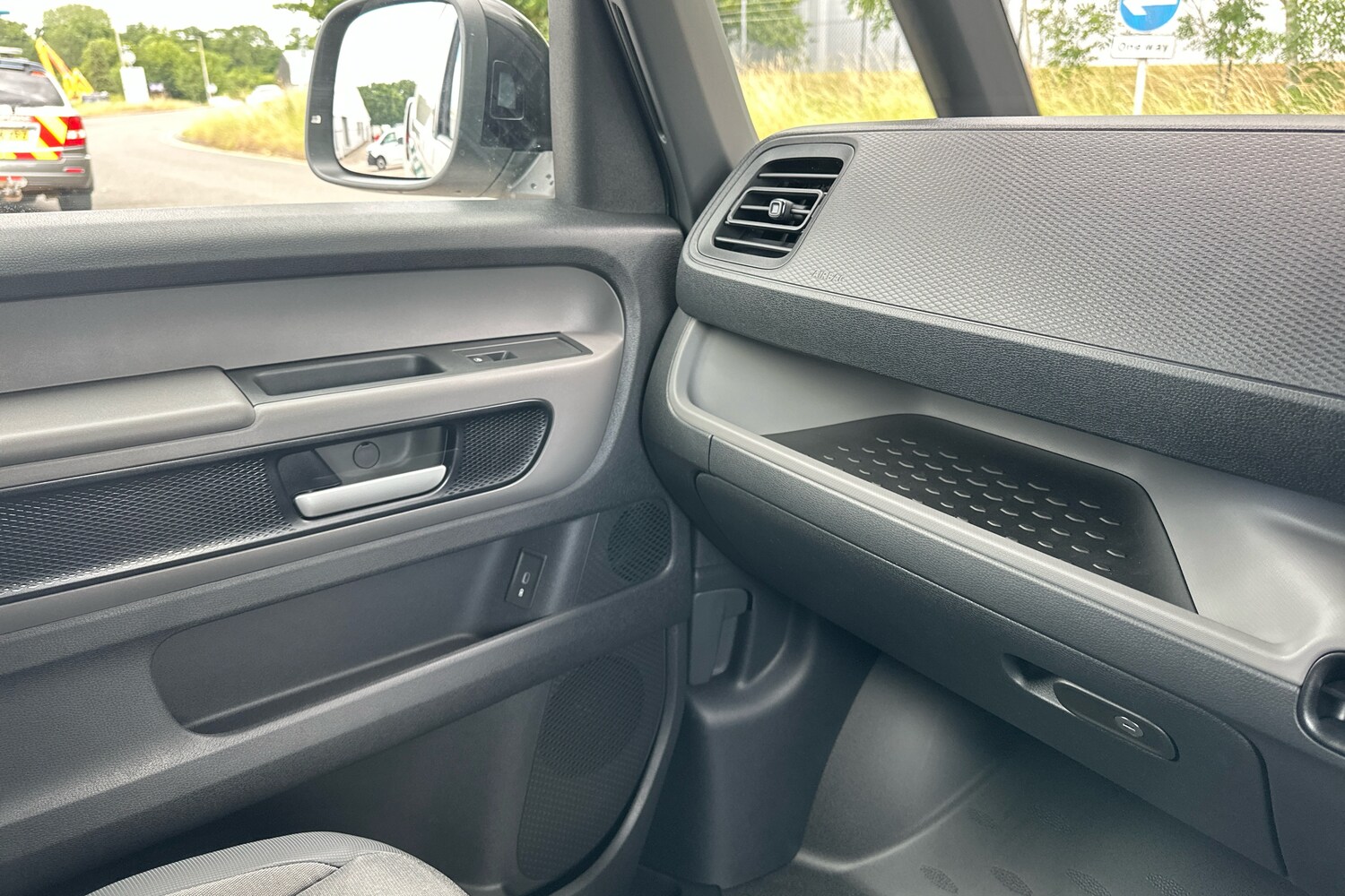 Used Volkswagen ID. Buzz Cargo 2025 for sale - 75015157: Photo 38