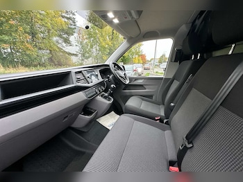 Used Volkswagen Transporter 2024 for sale - 76123941: Photo 2