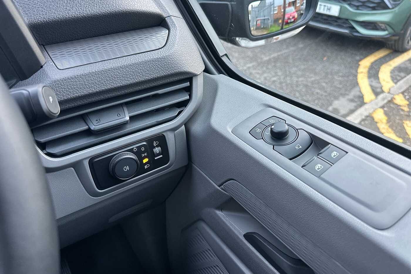 Used Volkswagen Transporter 2025 for sale - 77124820: Photo 17