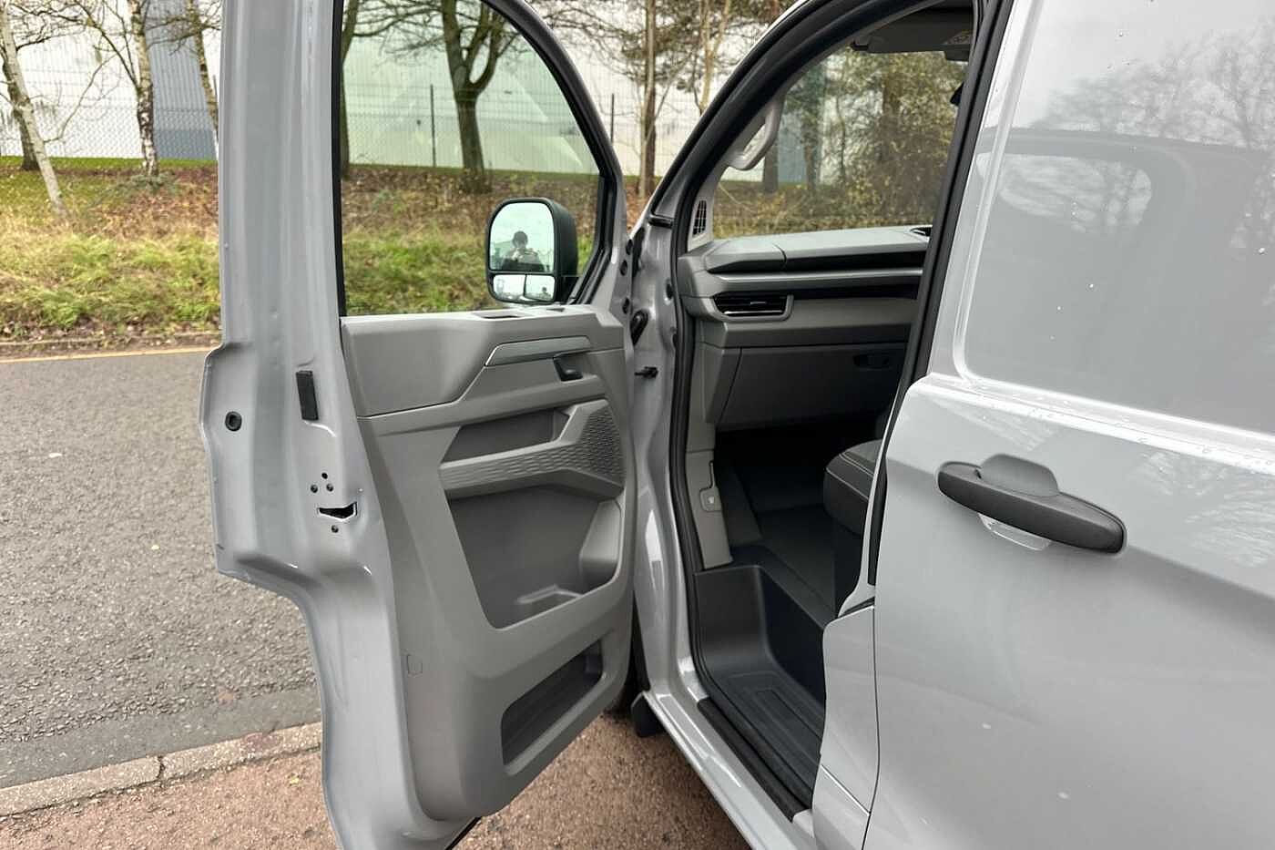 Used Volkswagen Transporter 2025 for sale - 76800532: Photo 13